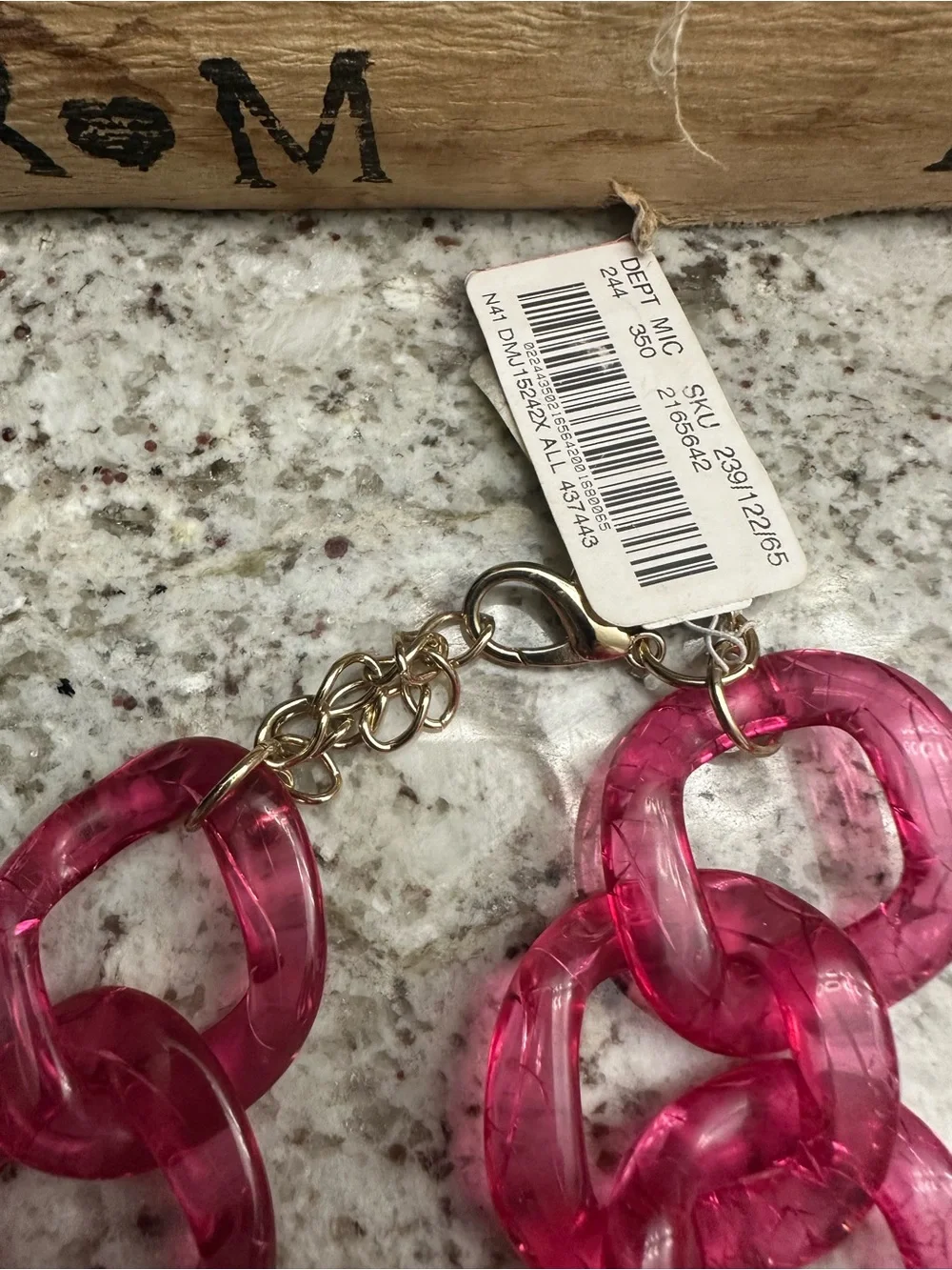NWT Pink crackled Resin Link Necklace - Women's Statement necklace